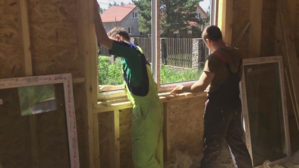 Установка окон в каркасном доме